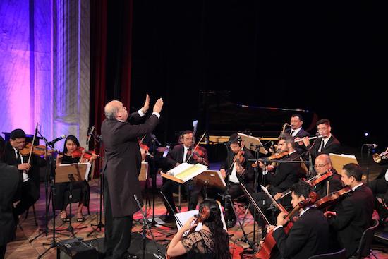 Orquestra Filarmônica do Ceará apresenta tributo especial à Frank Sinatra