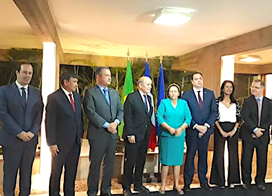 César Ribeiro busca cooperação do Governo da França