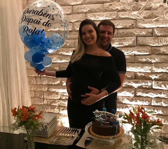 Rodrigo Ponte reúne a família para celebrar a troca de idade