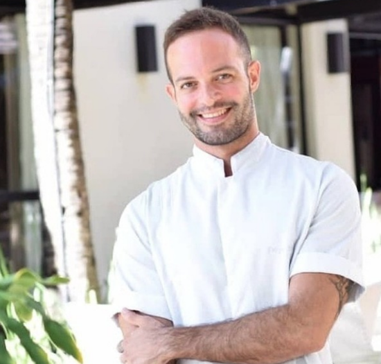 Felipe Viana apresenta os novos pratos do menu do Geppos para os chefs da cidade