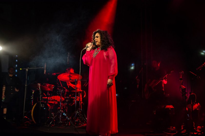 Gal Costa brilha no palco do Ideal Clube com canções da nova turnê "A Pele do Futuro"