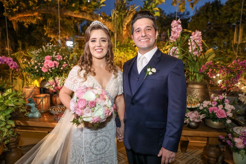 Pipo Restaurante serve de cenário para a elegante cerimônia de casamento de Pedro Gurjão e Isabella Ney