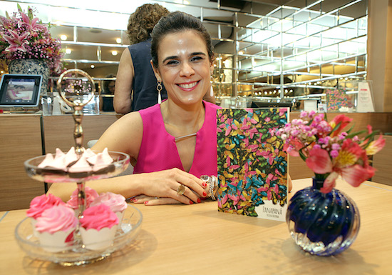 Niedja Bezerra leva seu “Panapaná” para a loja de Sandra Pinheiro