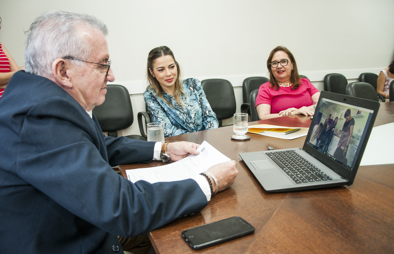 Infância é tema de reunião da primeira-dama do Estado e do reitor da UFC