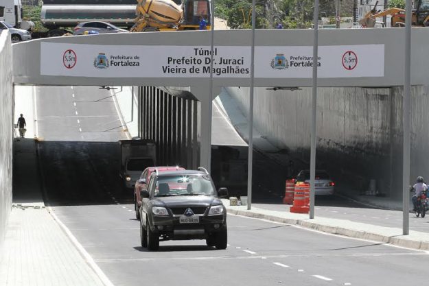 Roberto Cláudio entrega Túnel Juraci Magalhães