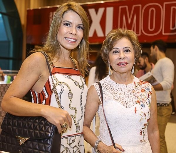 Arezzo recebe Rebeca Melo em sua flagship store