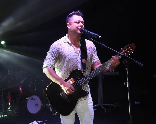 Fabinho Varela agita Pool Party Sunset no Marina Park