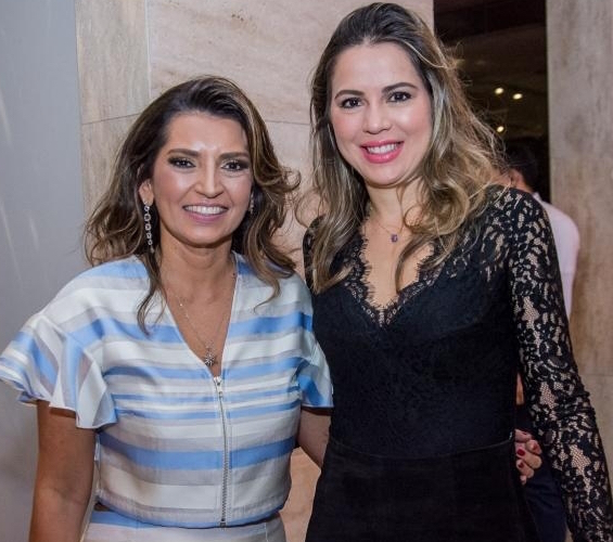 Onélia Santana recebe homenagem no lançamento da revista de Márcia Travessoni