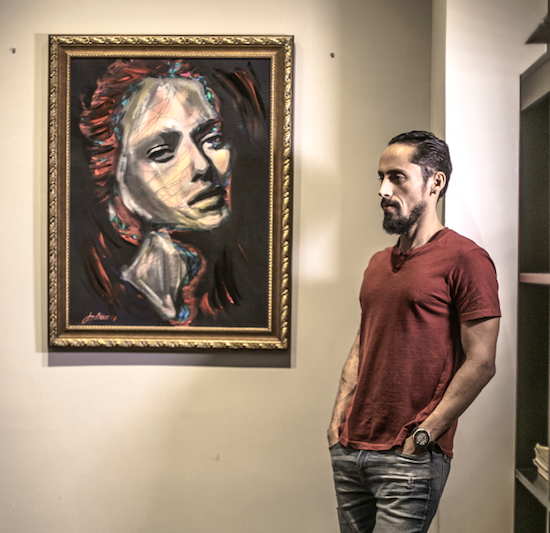 Juca Máximo está em turnê apresentando suas obras por três continentes