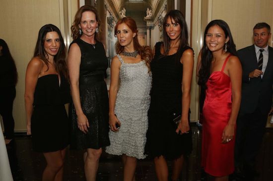 Cláudia Ribeiro comanda get together em Miami