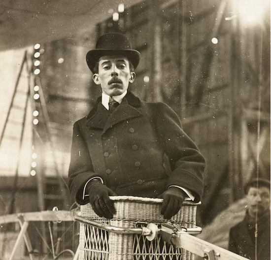 Exposição sobre Santos-Dumont sugere um voo por sua história no Espaço Cultural Unifor