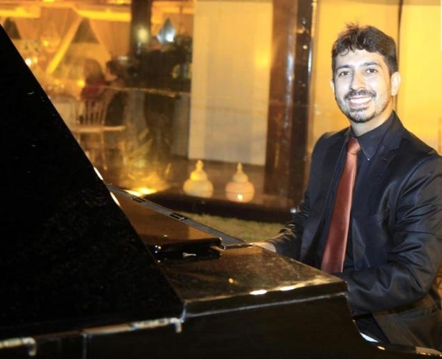 Felipe Adjafre comemora aniversário com concerto no Theatro José de Alencar