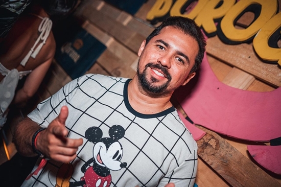 O calor e o swing cearense ganham destaque em Fernando de Noronha