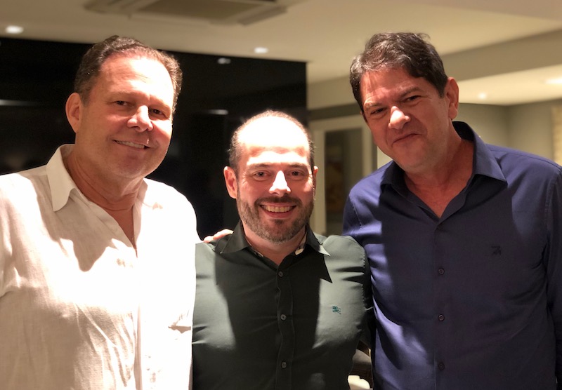 Júlio Ventura recebe a cúpula do Estado em sua exclusiva festa de pré-Réveillon