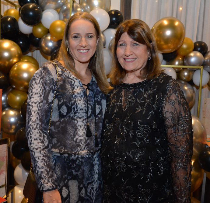 Sabine Martins E Vania Bezerra De Menezes