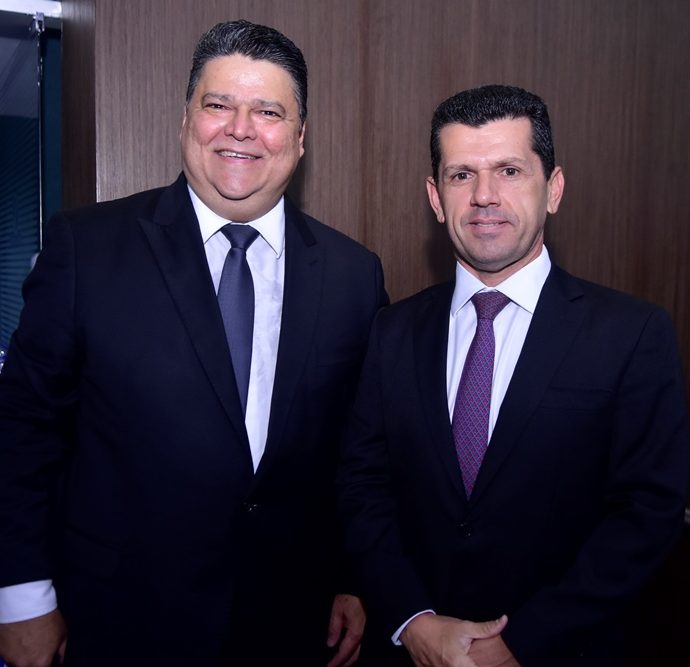 Colombo Cialdini, Erick Vasconcelos