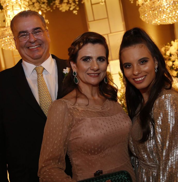 Eduardo, Nagila E Lara Correa