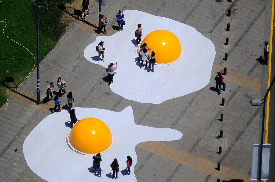 Fortaleza ganha instalação do artista holandês Henk Hofstra durante a Virada Sustentável