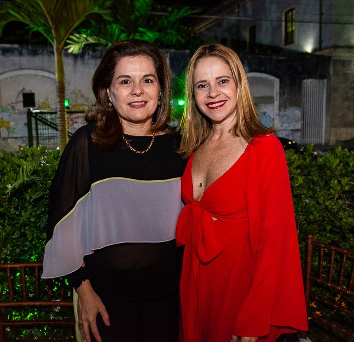 Marcia Oliveira E Claudiane Juacaba