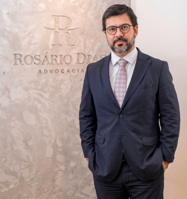 Rosário Dias é listado entre os advogados mais admirados do Brasil Rosário Dias é listado entre os advogados mais admirados do Brasil