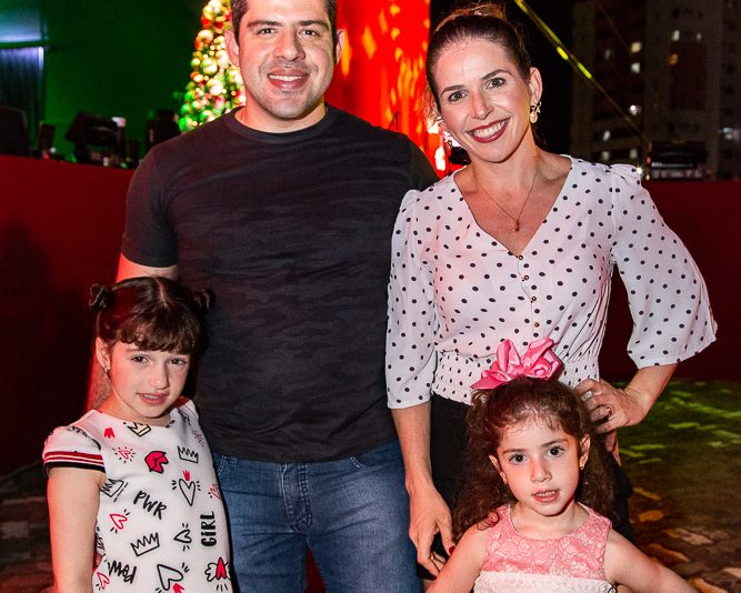 Fábrica dos Sonhos do Papai Noel - Papai Noel aterrissa no Iguatemi Fortaleza e dá boas vindas ao Natal