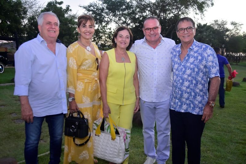 Confra Natalina - Lucinha e Chiquinho Feitosa recebem amigos em badalada confraternização na Fazenda Boisa