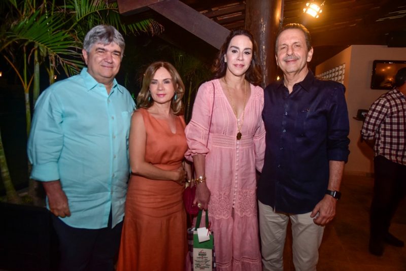 Confra Natalina - Lucinha e Chiquinho Feitosa recebem amigos em badalada confraternização na Fazenda Boisa