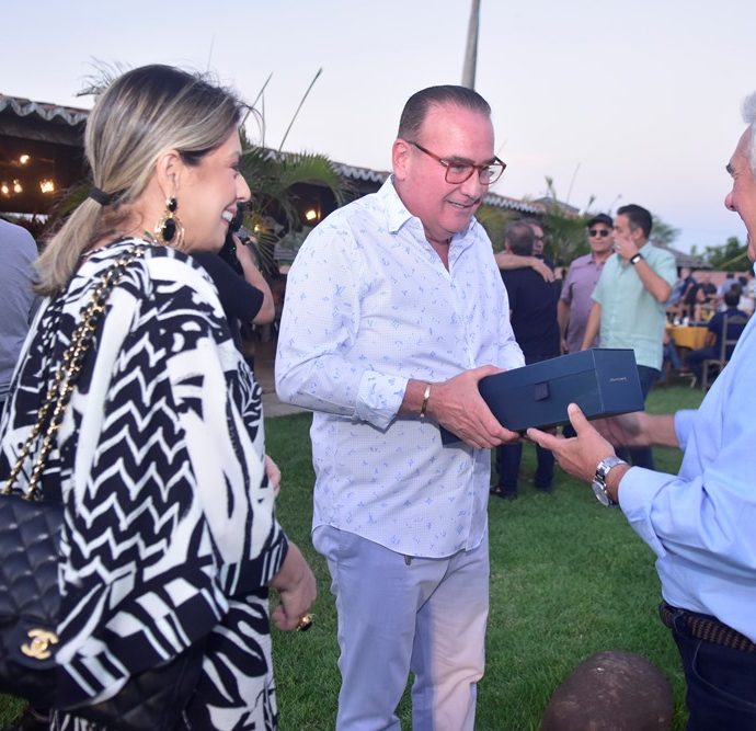 Chiquinho Feitosa Recebe Amigos Na Fazenda Boisa 