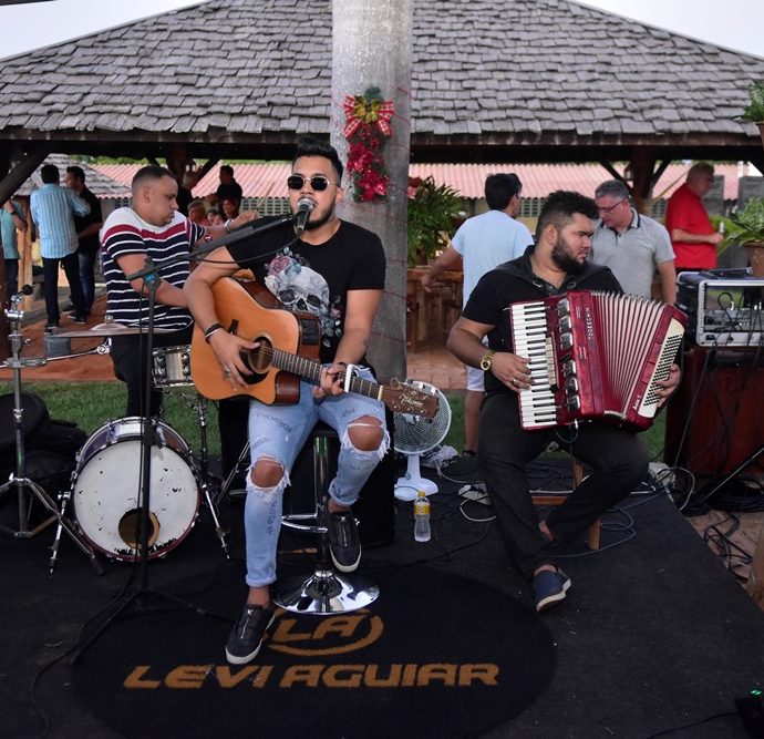 Chiquinho Feitosa Recebe Amigos Na Fazenda Boisa 