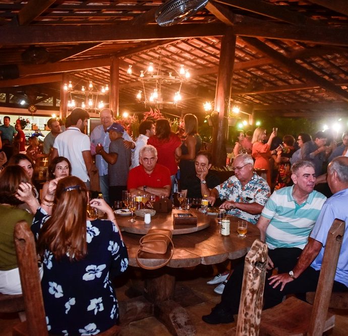 Chiquinho Feitosa Recebe Amigos Na Fazenda Boisa 
