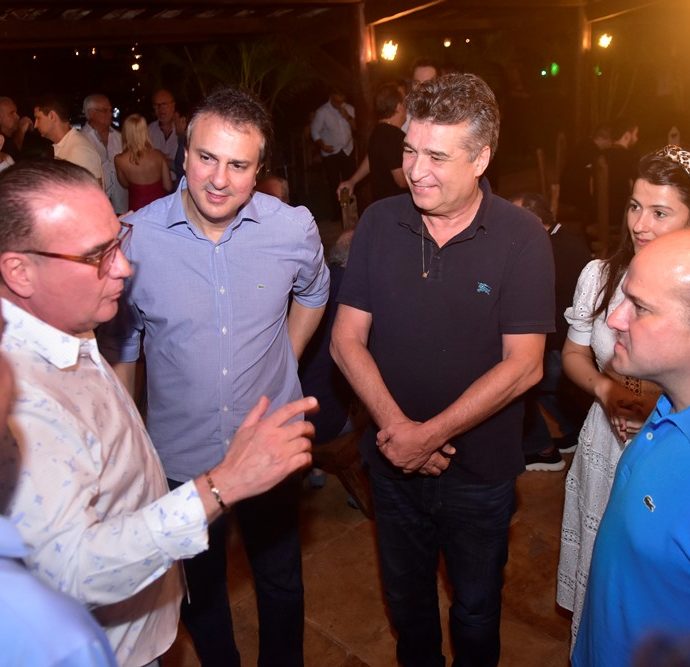 Chiquinho Feitosa Recebe Amigos Na Fazenda Boisa 