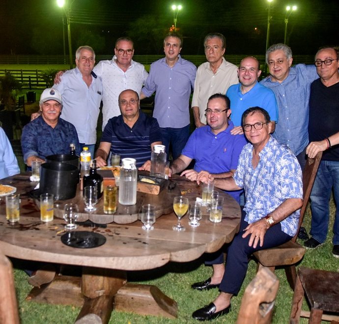 Chiquinho Feitosa Recebe Amigos Na Fazenda Boisa 