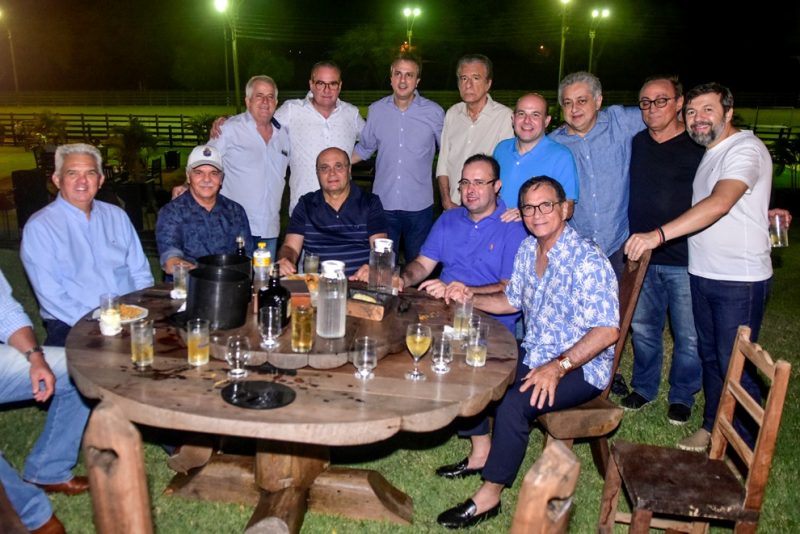 Confra Natalina - Lucinha e Chiquinho Feitosa recebem amigos em badalada confraternização na Fazenda Boisa