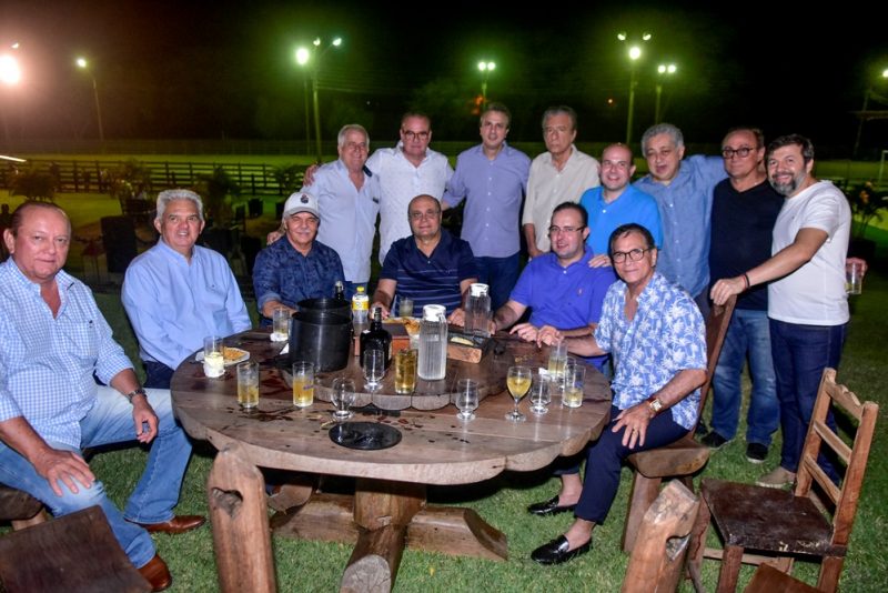 Confra Natalina - Lucinha e Chiquinho Feitosa recebem amigos em badalada confraternização na Fazenda Boisa