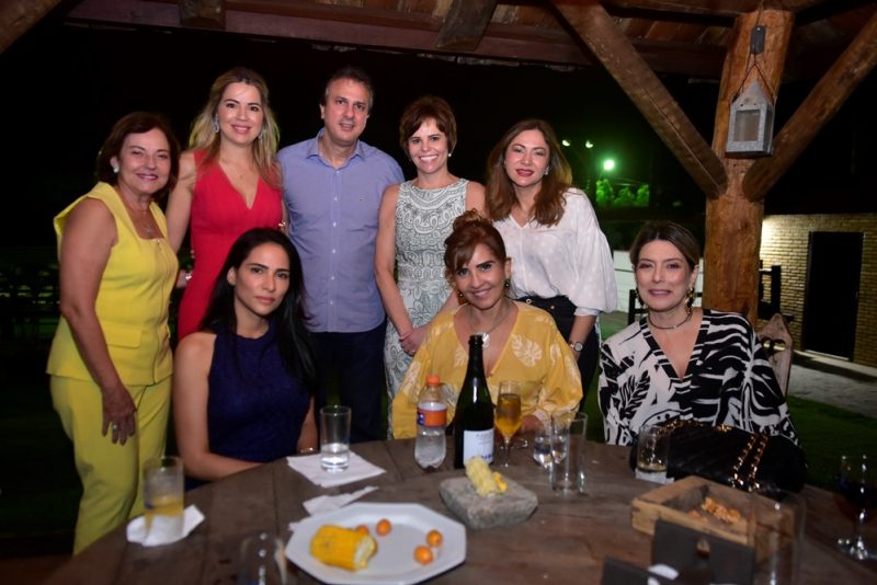 Confra Natalina - Lucinha e Chiquinho Feitosa recebem amigos em badalada confraternização na Fazenda Boisa