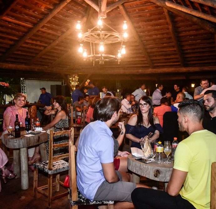 Chiquinho Feitosa Recebe Amigos Na Fazenda Boisa 