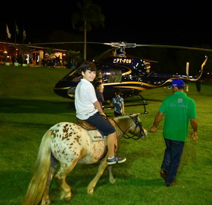 Chiquinho Feitosa Recebe Amigos Na Fazenda Boisa 