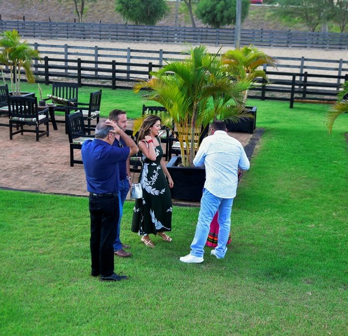 Chiquinho Feitosa Recebe Amigos Na Fazenda Boisa 