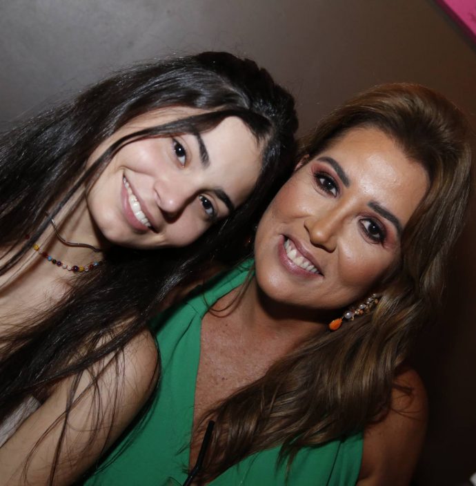 Claudia Vale E Vladia Salles