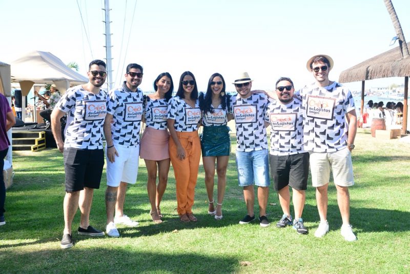 Confra dos Lojistas - Turma da arquitetura e decoração se esbalda em feijoada no Iate Clube