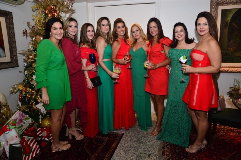 Xmas night - Ana Vladia Barreira e Cássio Sales pilotam sessão jingle bells no apê do casal