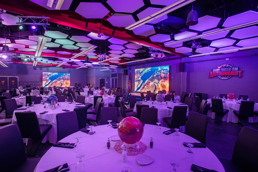 Dine With An Astronaut 900x600