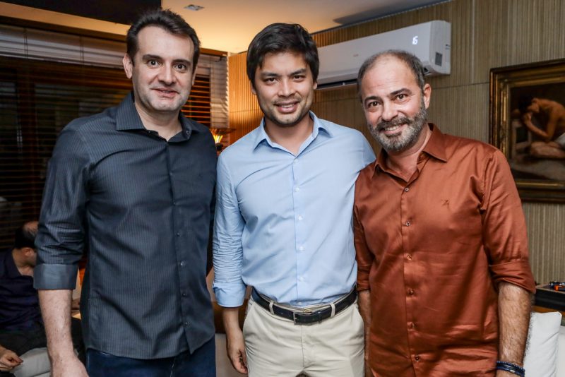 De bem com os astros - Jeff Pereira, deejays Ney e Itaquê comandam a animação do aniversário de José Carlos Pontes