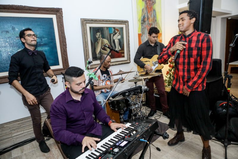 De bem com os astros - Jeff Pereira, deejays Ney e Itaquê comandam a animação do aniversário de José Carlos Pontes