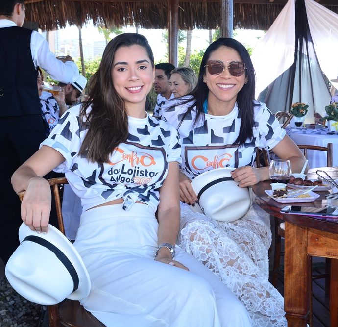 Luiza Costa E Carolina Menezes