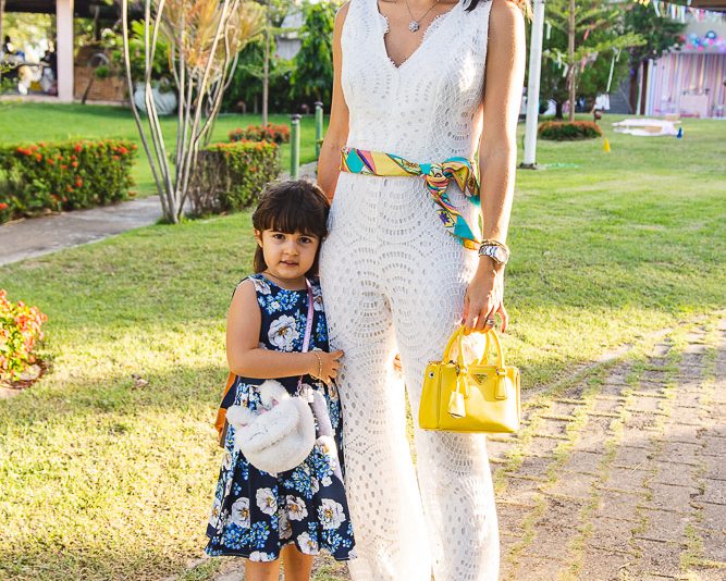 Sophia Party - Herdeira de Maryanna Canamary e Idezio Rolim, Sophia sopra sua quarta velinha