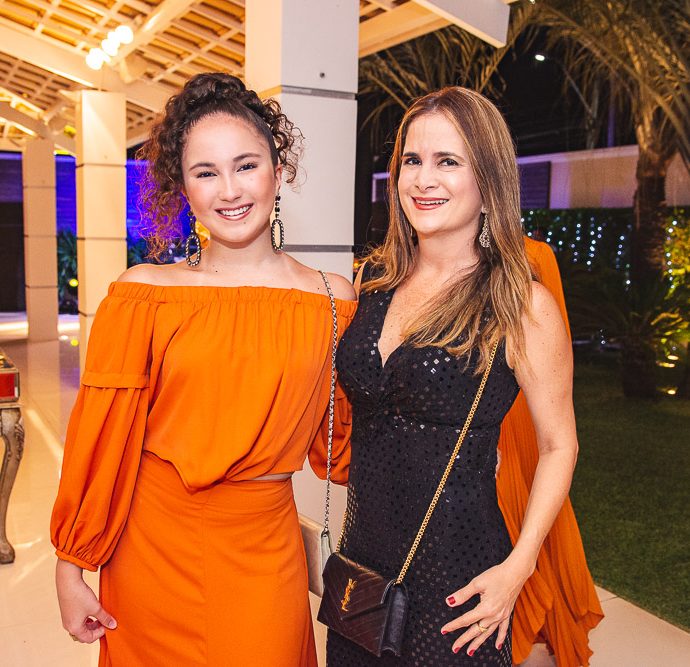 Maria Beatriz E Adriana Bezerra