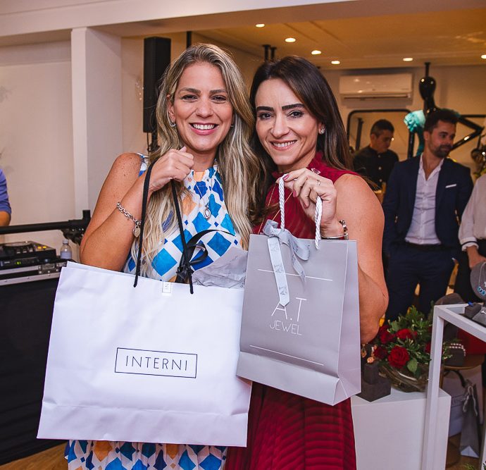 Mariana Dafonte E Camila Quindere