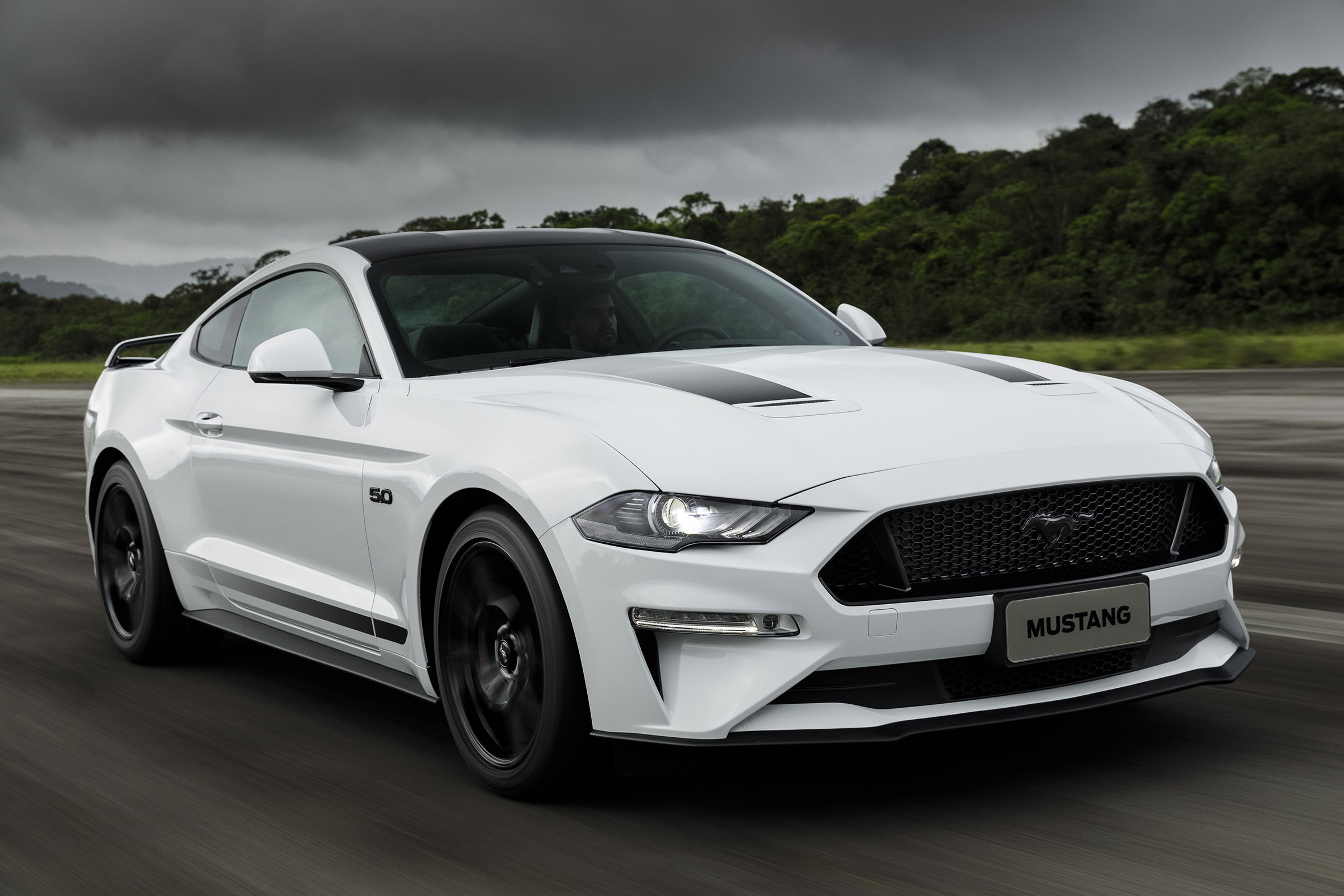 Ford anuncia o Mustang Black Shadow e mais oito ações de produto no Brasil
