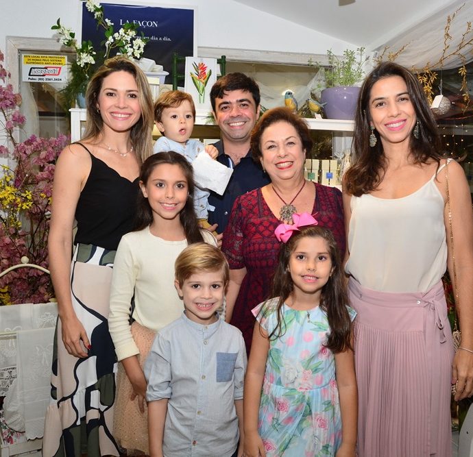 Natalia, Thiago E Eduardo Carls, Júlia Philomeno, Beatriz Carvalho, Celina Carvalho, Rafael Carls E Helena Carvalho 